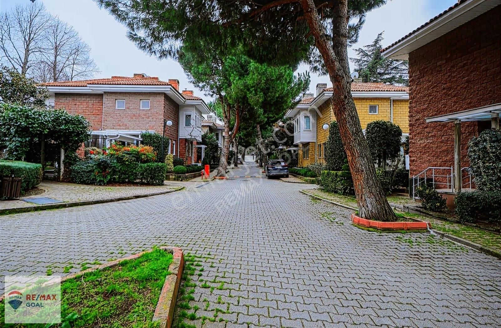 Burhaniye Çam Konakları'nda Satılık Lüks 8+1 Villa - Görsel 14