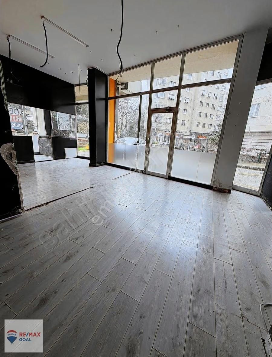 Atatürk Caddesine Yürüme Mesafesinde Düz Giriş Dükkan - Görsel 12