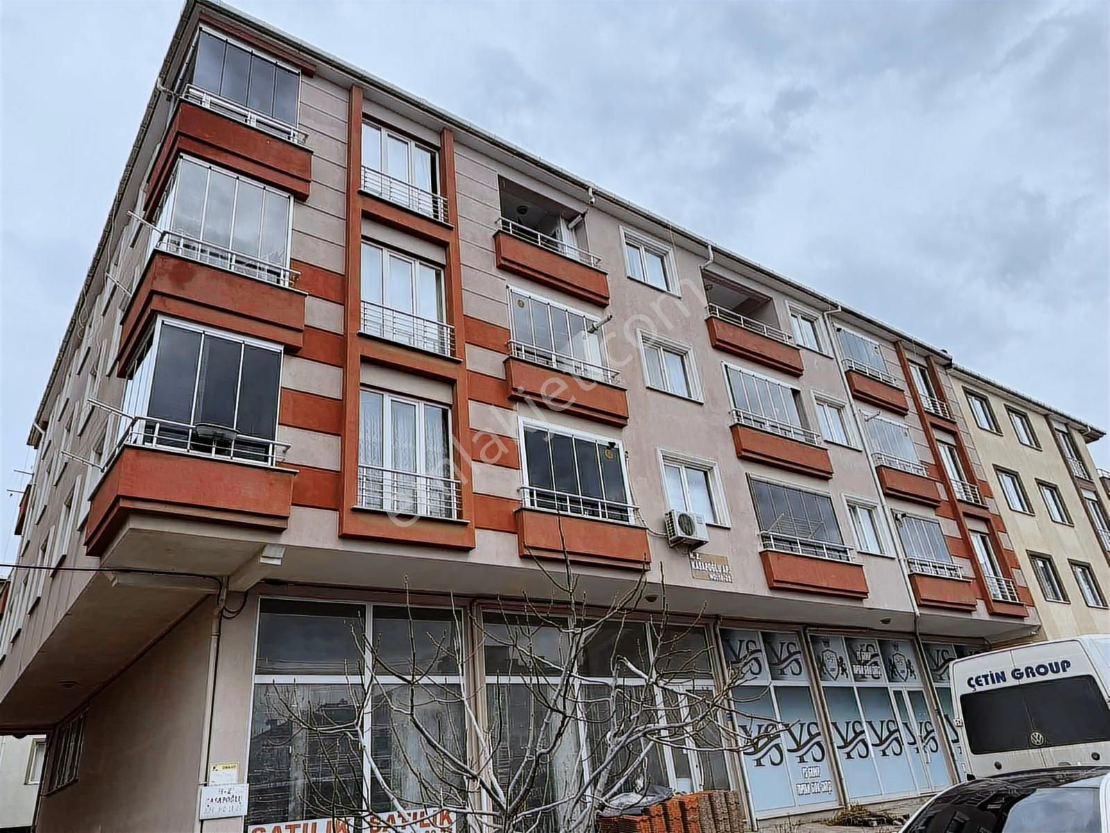Tuğra'dan Kıvanç Mevkisi Caddeye Yakın Uygun Arakat 3+1 Daire