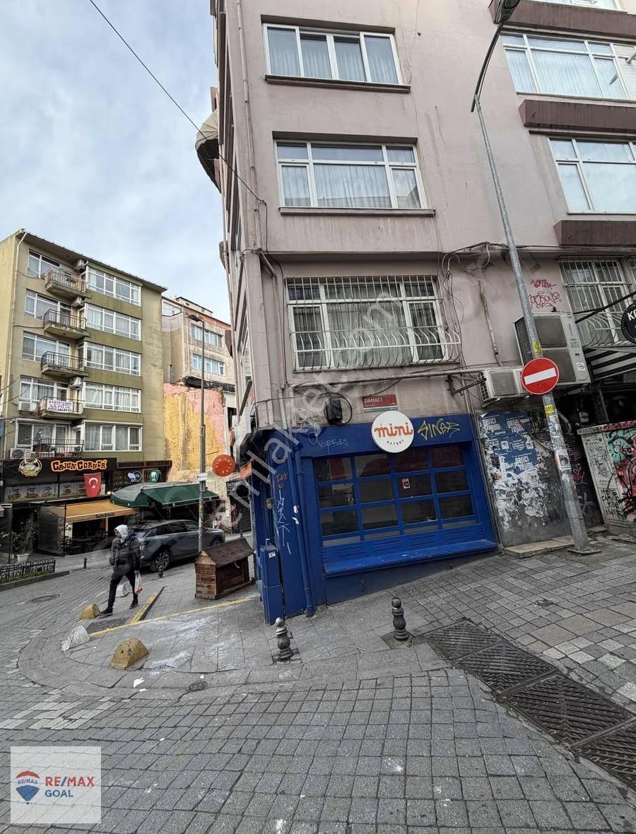 Moda Caddesi Üzerinde Emsalsiz Bacalı Köşe Dükkan - Görsel 3