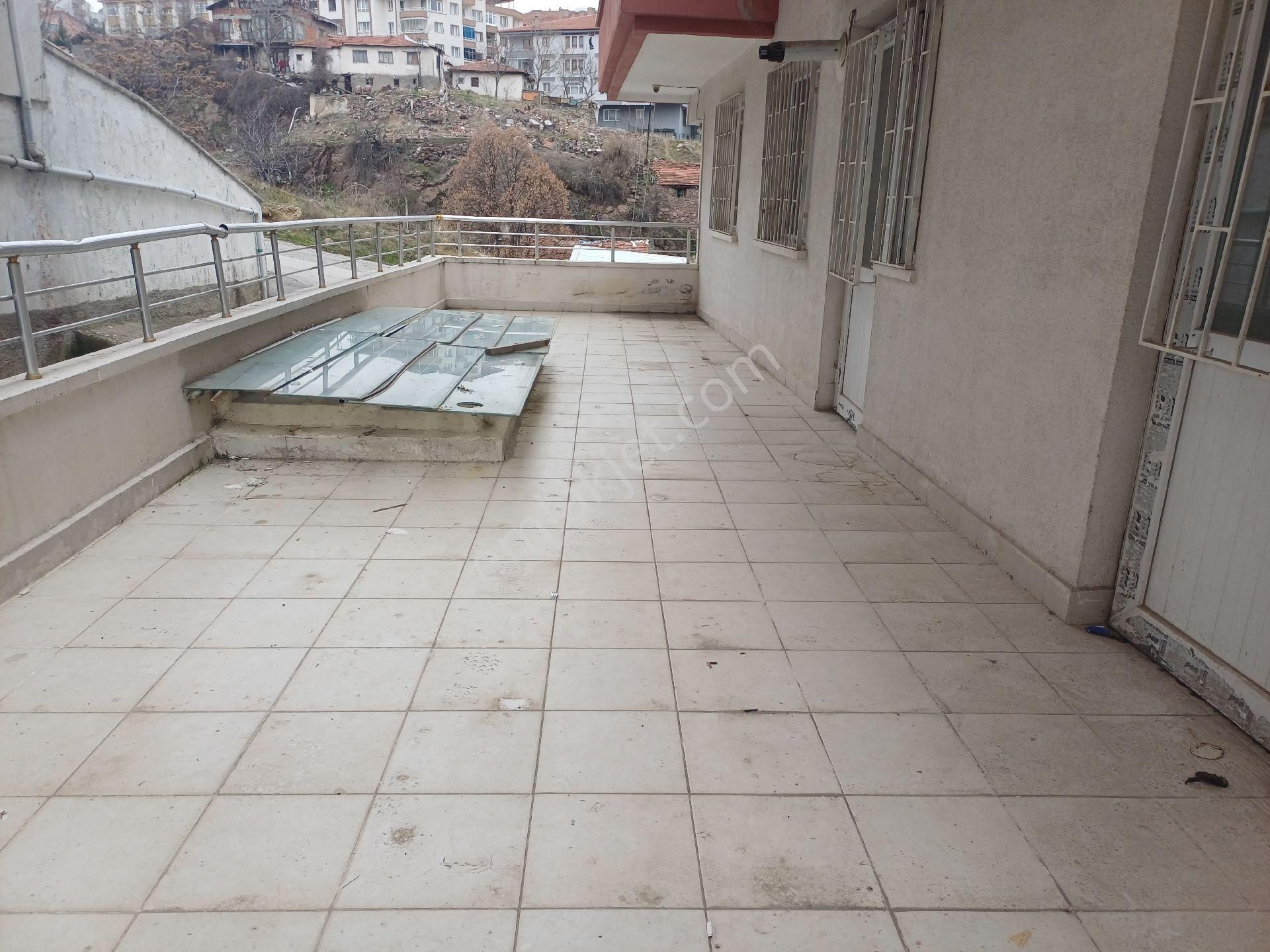 Kalekışladan Cadde Yakını Kiralık 3+1daire - Görsel 9