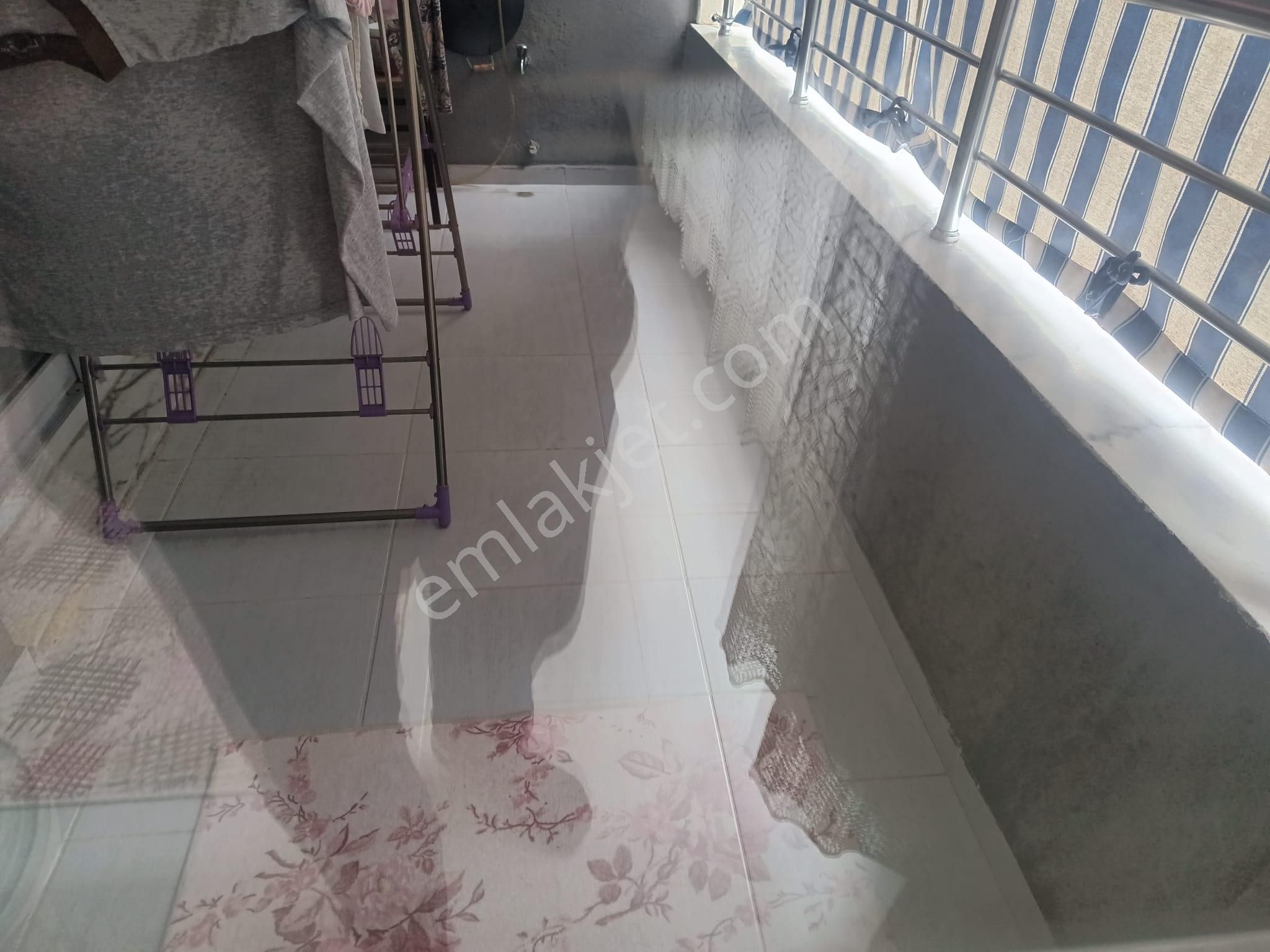 Buket Emlaktan Satılık 2+1 Daire Ara Kat Kapalı Mutfak - Görsel 2