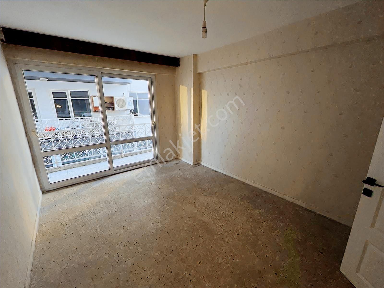 Gazi Mah.gmk Bulvarı Üzeri Merkezi Konumda Kiralık 3+1 Daire - Görsel 3