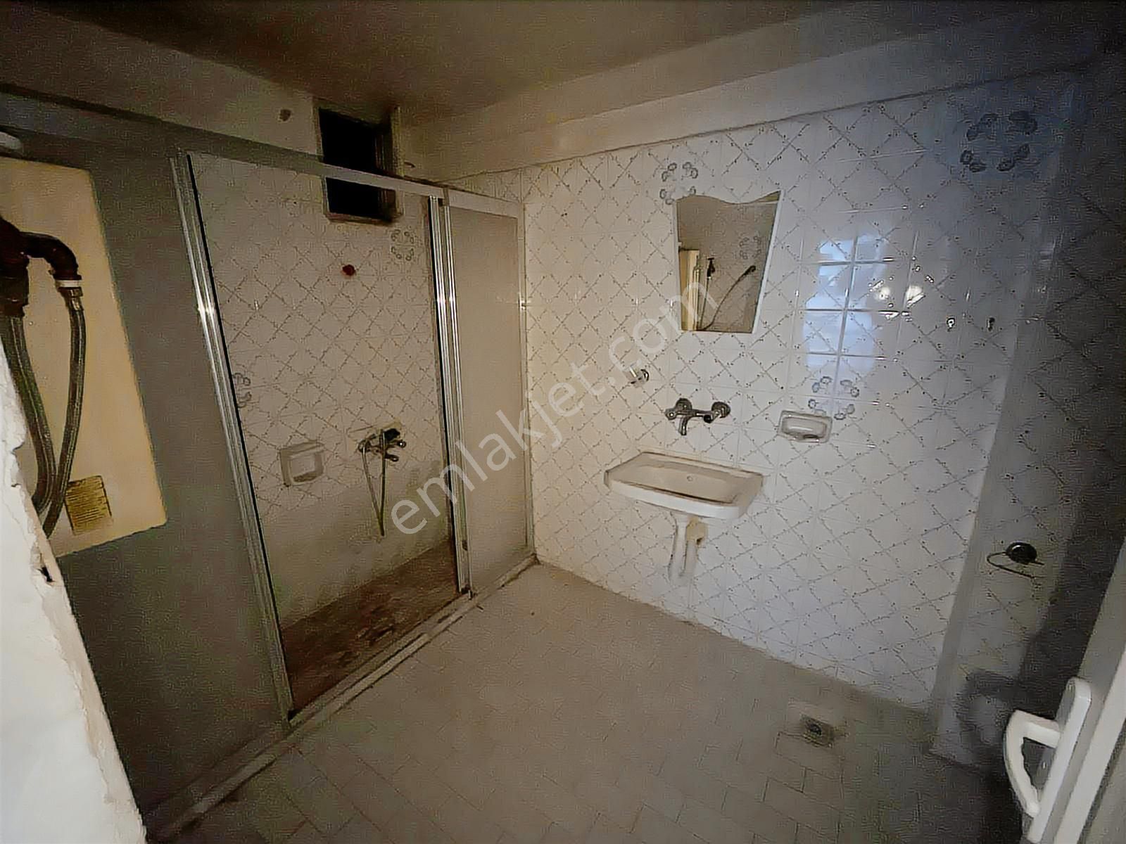 Gazi Mah.gmk Bulvarı Üzeri Merkezi Konumda Kiralık 3+1 Daire - Görsel 8