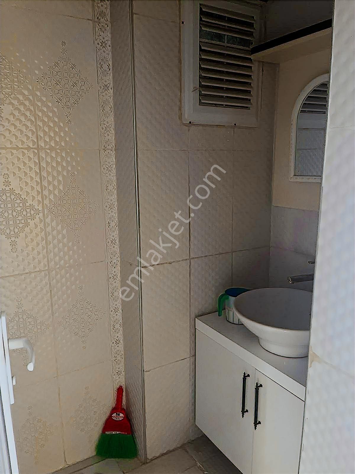 Gazi Mah.gmk Bulvarı Üzeri Merkezi Konumda Kiralık 3+1 Daire - Görsel 4