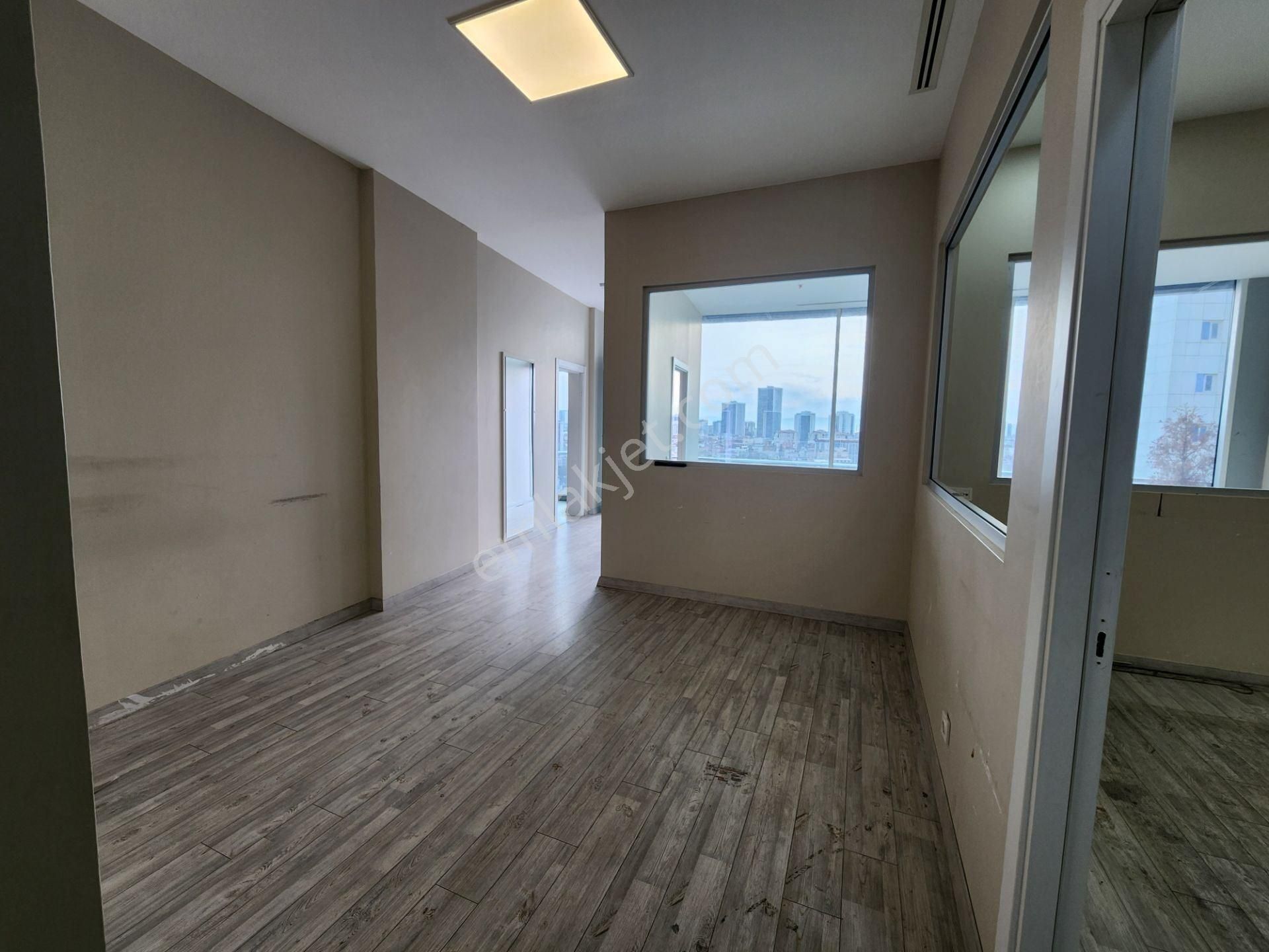 Kartal Kule'de Deniz&adalar Manzaralı Kiralık Ofis En Geniş Tip - Görsel 11