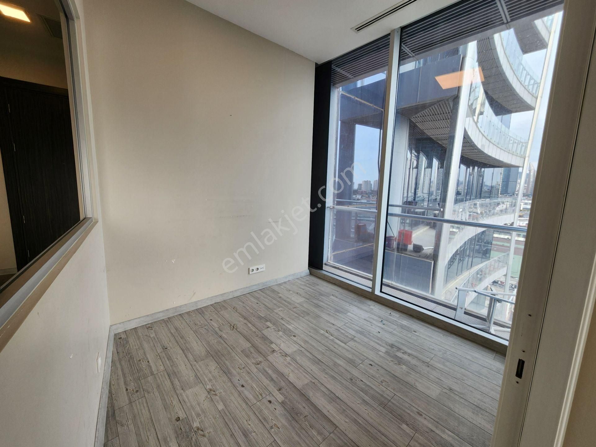 Kartal Kule'de Deniz&adalar Manzaralı Kiralık Ofis En Geniş Tip - Görsel 12