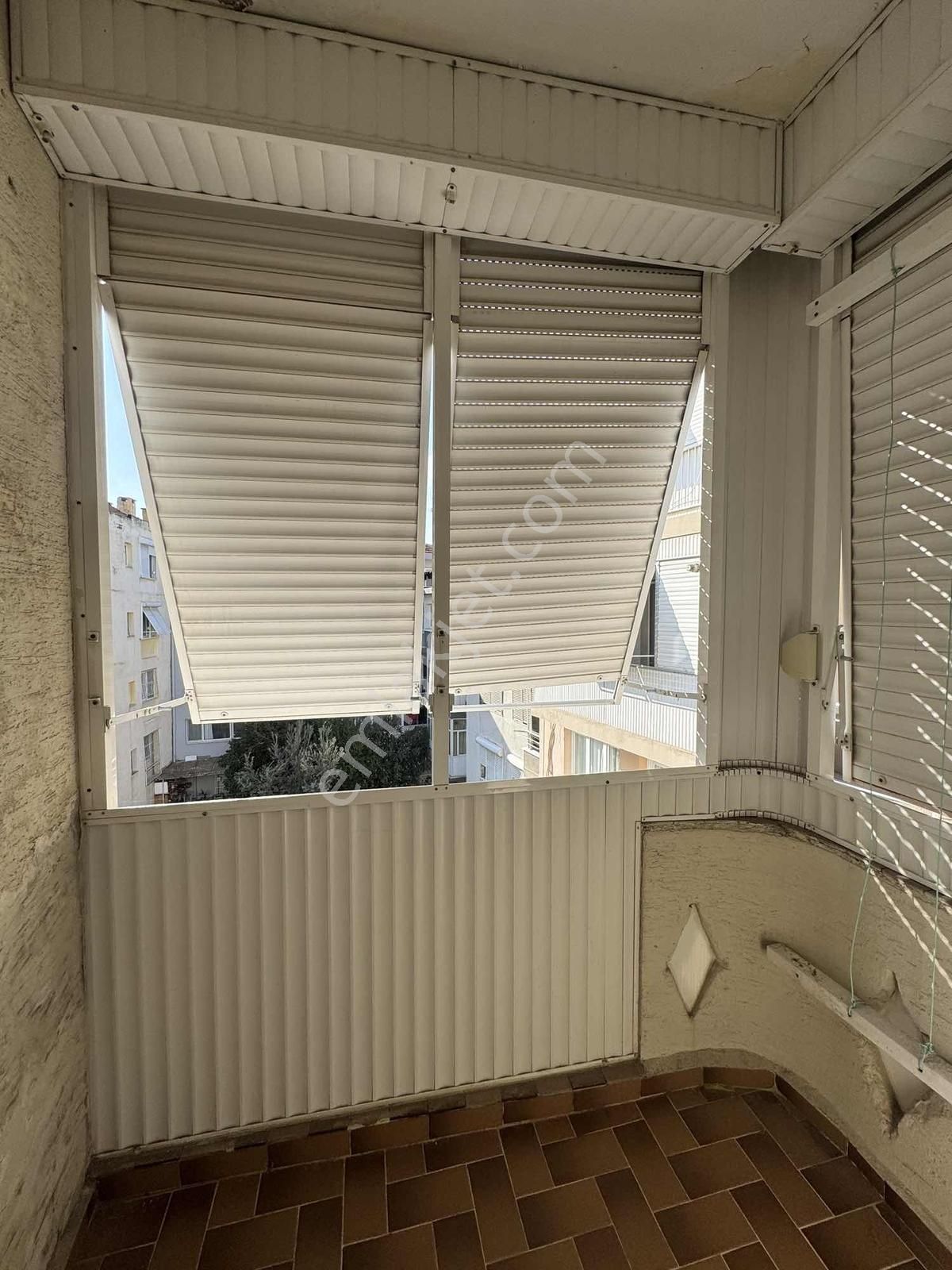 Bürmen'den Göztepe Klüp Binası Karşısı Sahile Çok Yakın Daire - Görsel 2