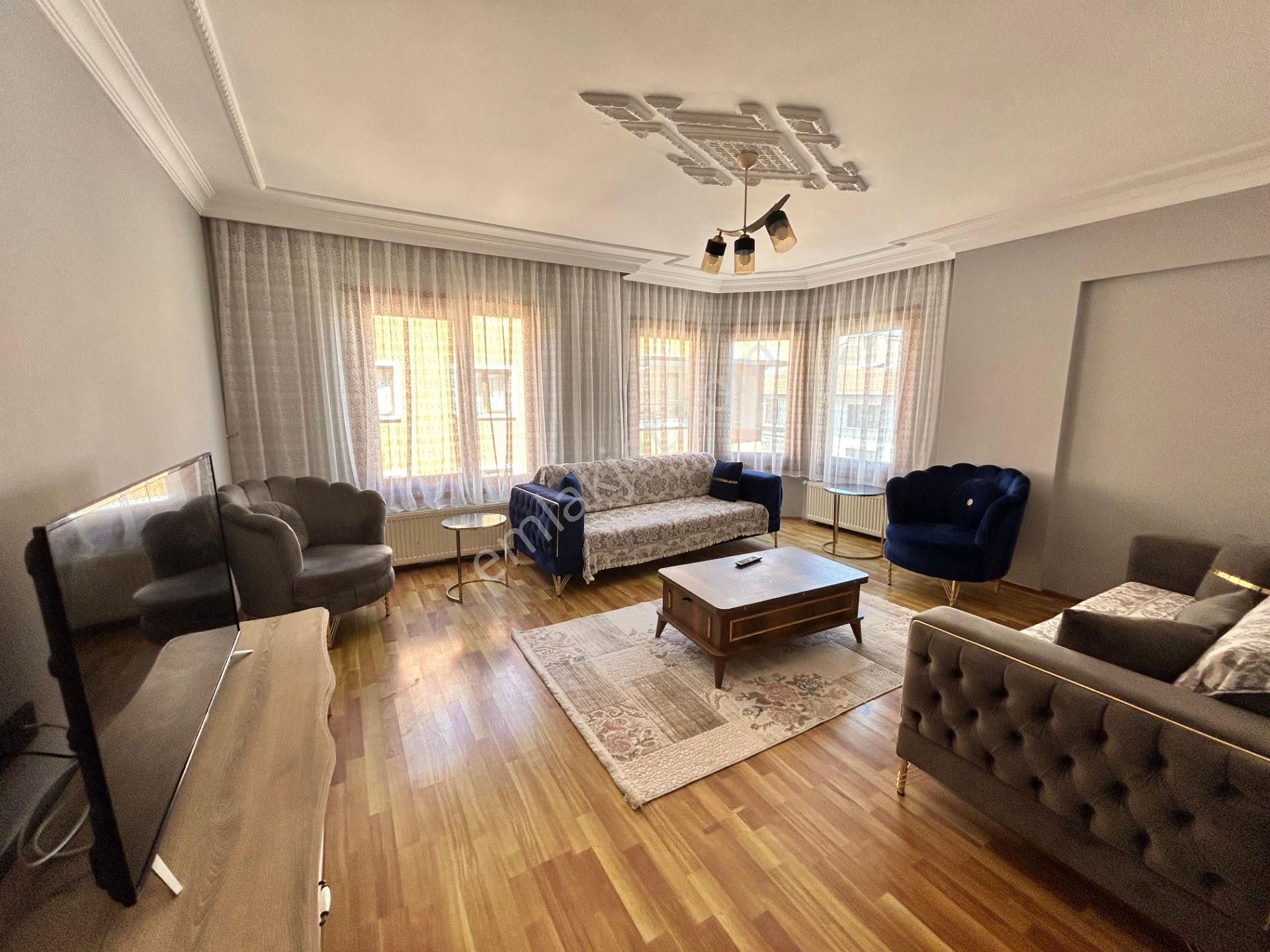 Lider Emlak'tan Güneşevler Merkezde Eşyalı Kiralık 3+1 Daire