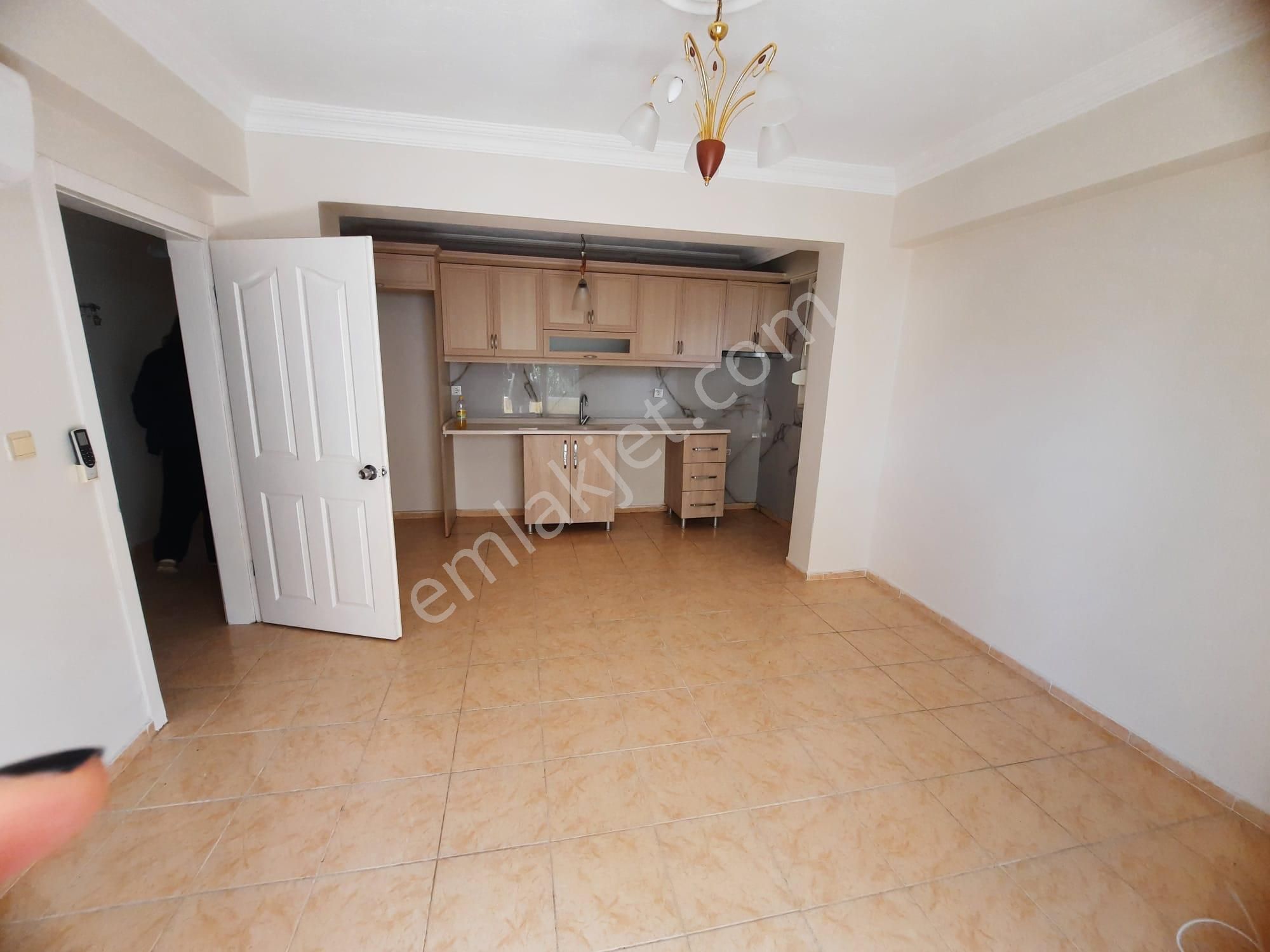 Merkezi Lokasyonda 2+1 Sürekli Kiralık Daire - Görsel 3