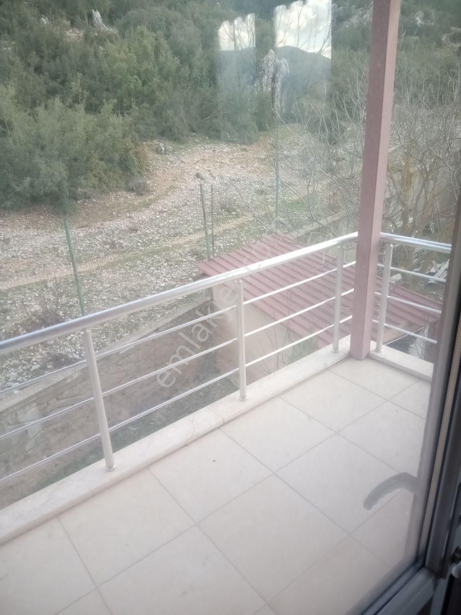 Dağbelinde Orman Manzaralı Geniş Sıfır Villa - Görsel 32