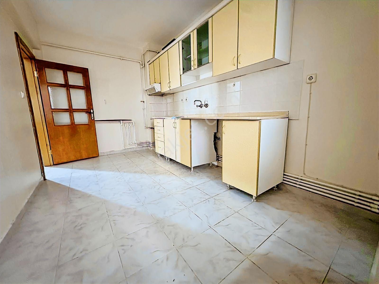 Tenor'dan Dikmen Ve Sinan Cd. Dibi 2+1 90m2 Kiralık Yüksek Giriş - Görsel 15