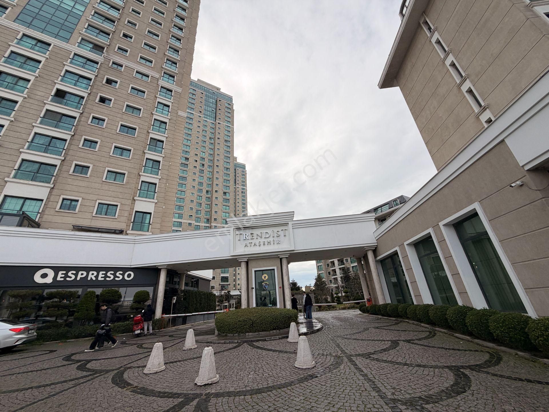 Ataşehir Atatürk Mahallesi Trendist Kiralık 3+1 Daire 143m2 Temiz Site İçinde