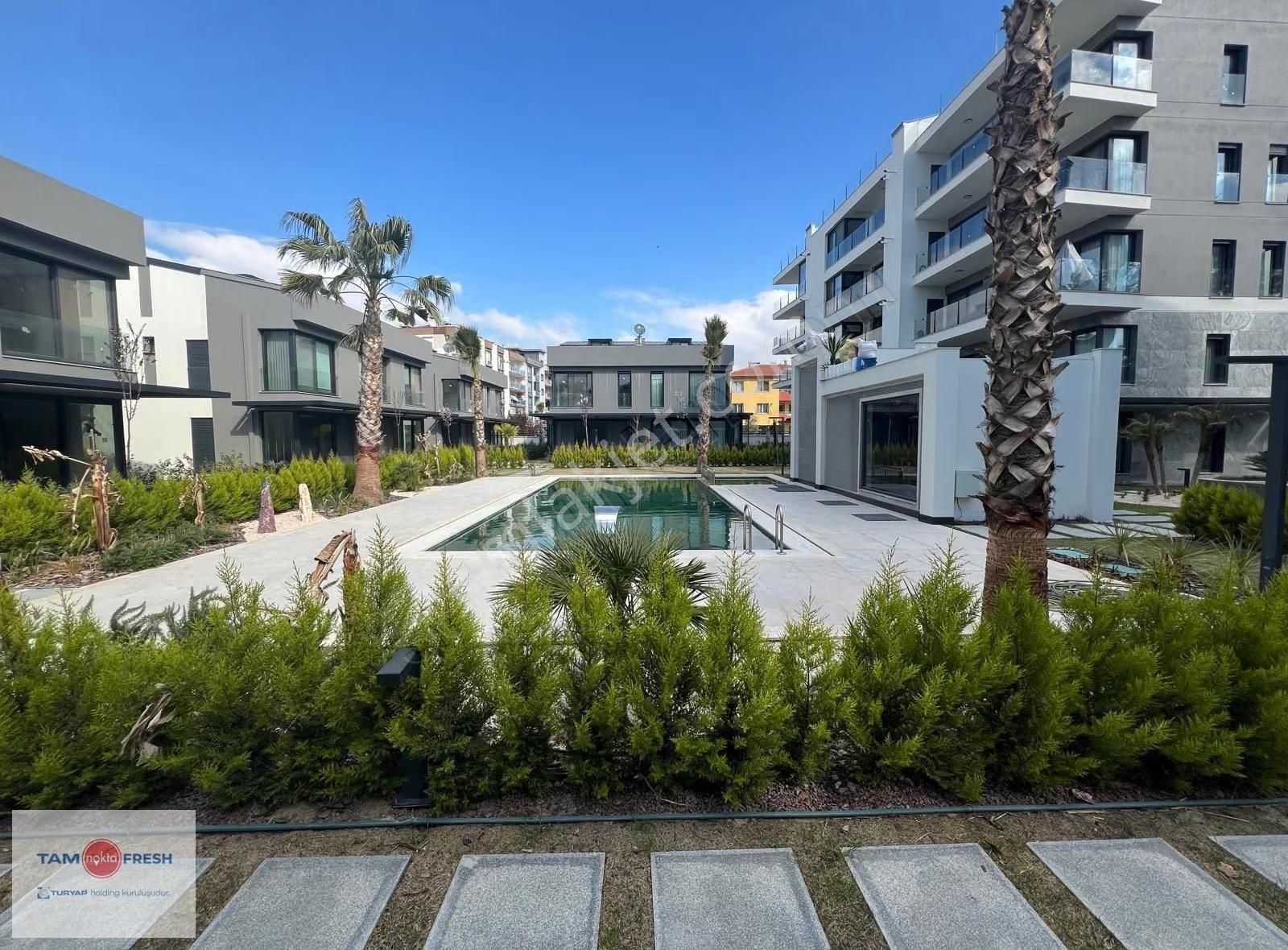 Menderesin En Prestijli Projesinde Site İçi 3+1 Kiralık Daire