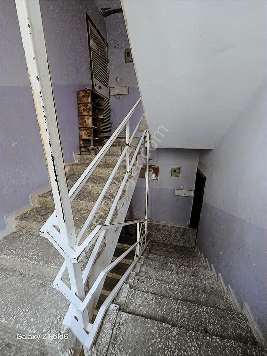 Vesile'den Düşük Kat Cadde Üzeri 3+1 - Görsel 10