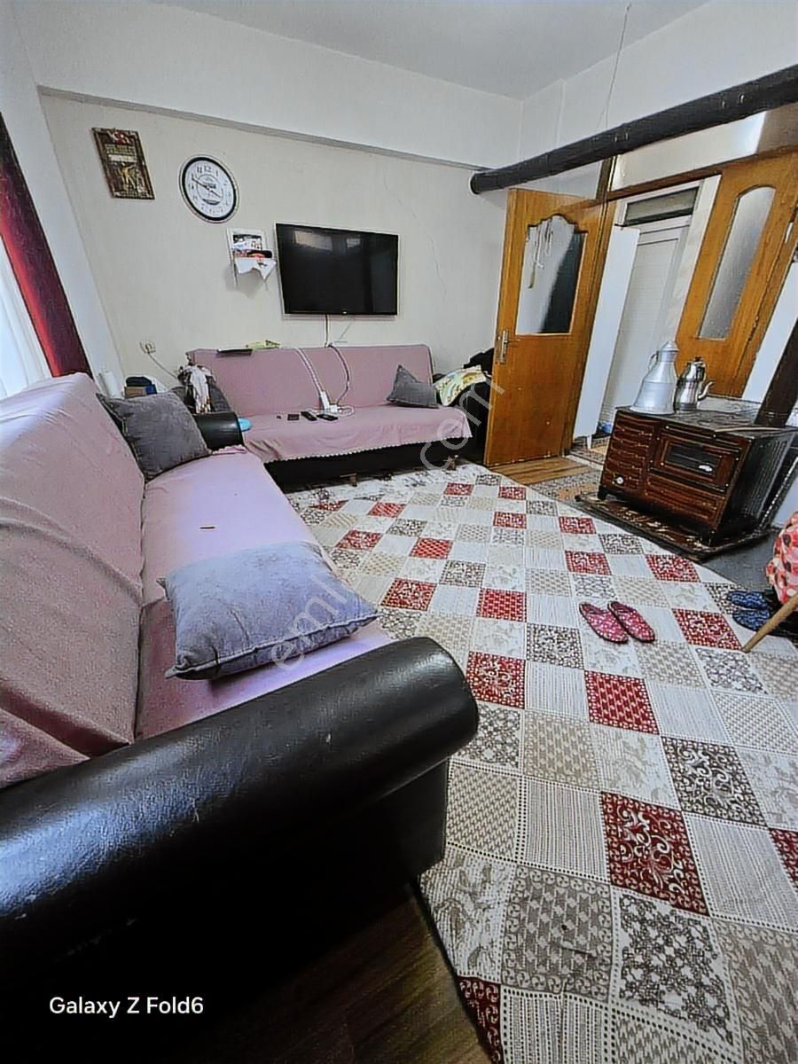 Vesile'den Düşük Kat Cadde Üzeri 3+1 - Görsel 3