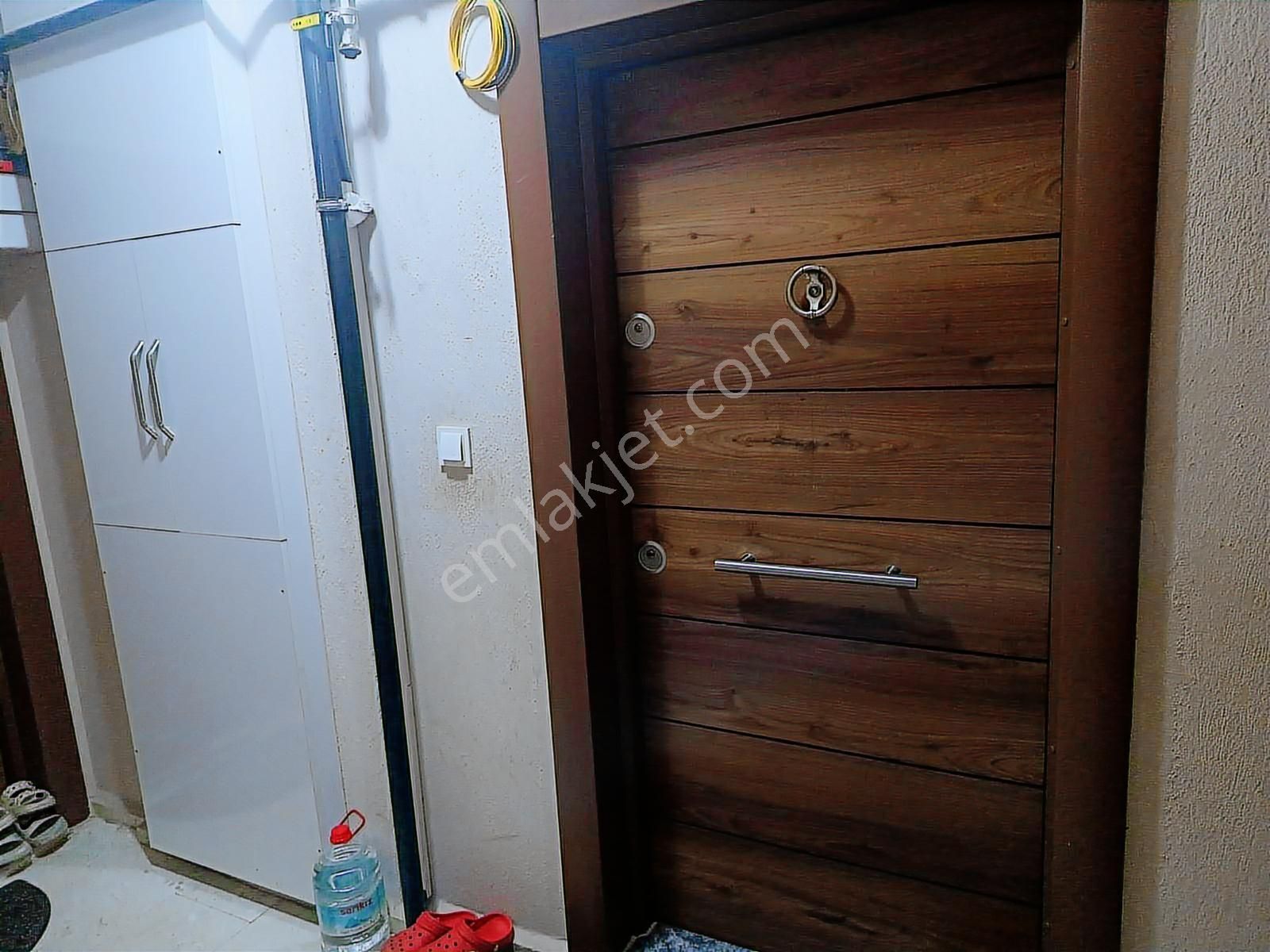 Buket Emlaktan Satılık 2+1 Daire Ara Kat Ayrı V.c.li