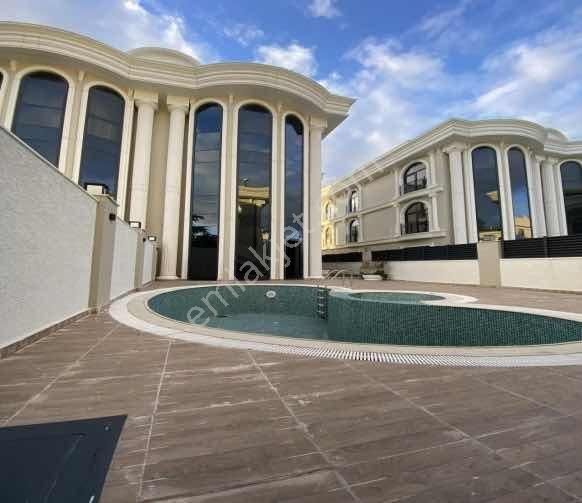 Deniz Manzaralı Havuzlu 6+3 Sıfır Villa - Görsel 13