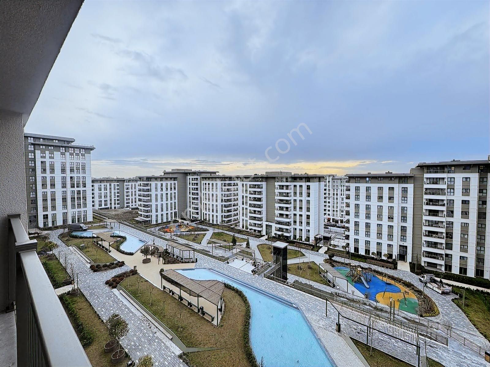 Halkalı Bizim Mahalle 3.kısım Full Peyzaj Kiralık 5+1 Boş Daire - Görsel 6
