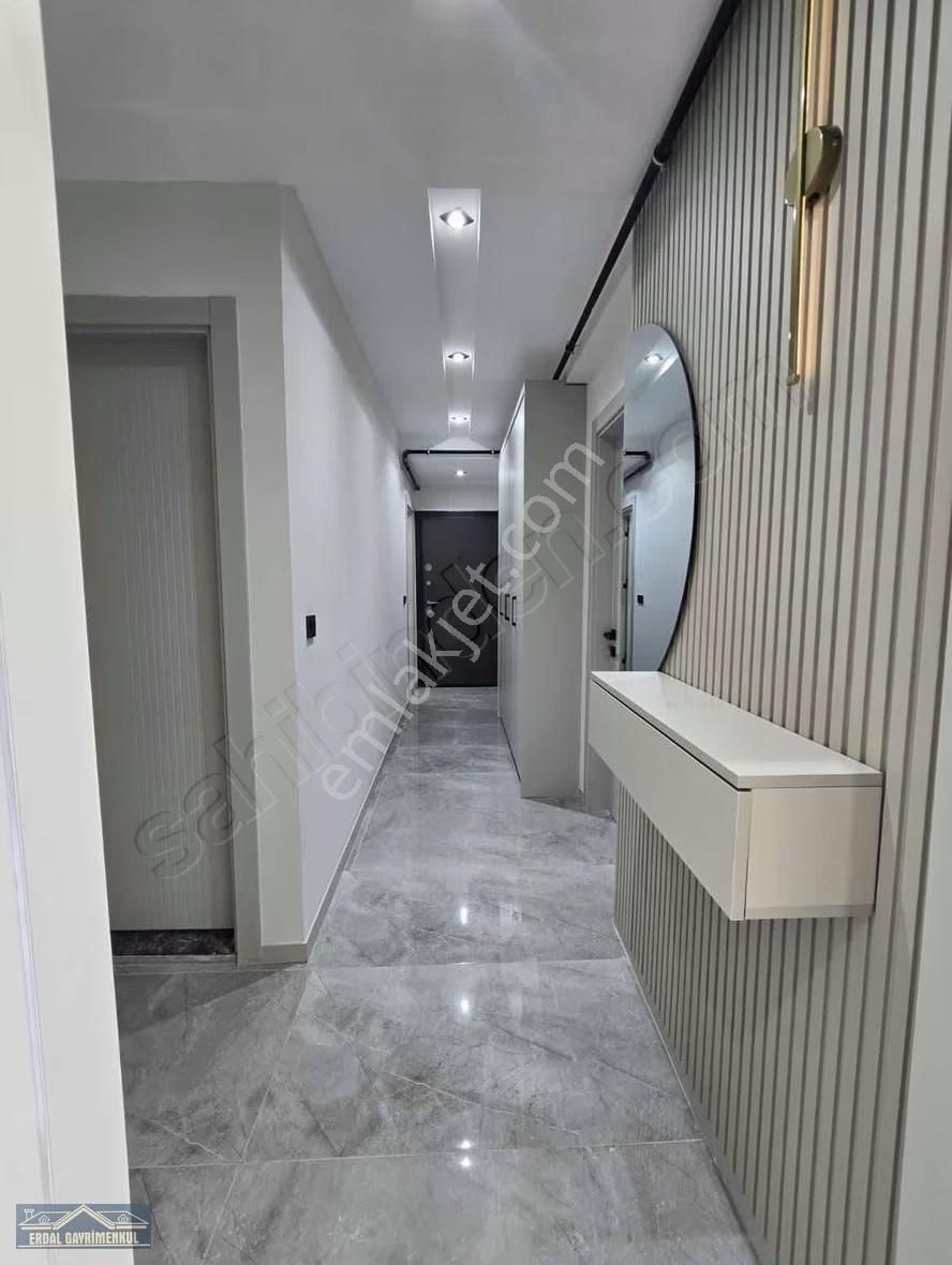 Yenişafakta Sıfır Oturuma Hazır Lüx Daire - Görsel 22