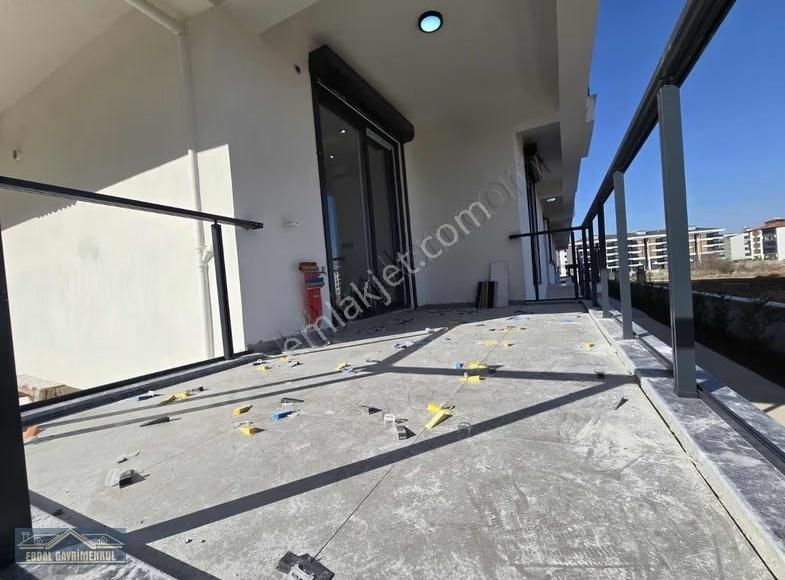 Yenişafakta Sıfır Oturuma Hazır Lüx Daire - Görsel 24