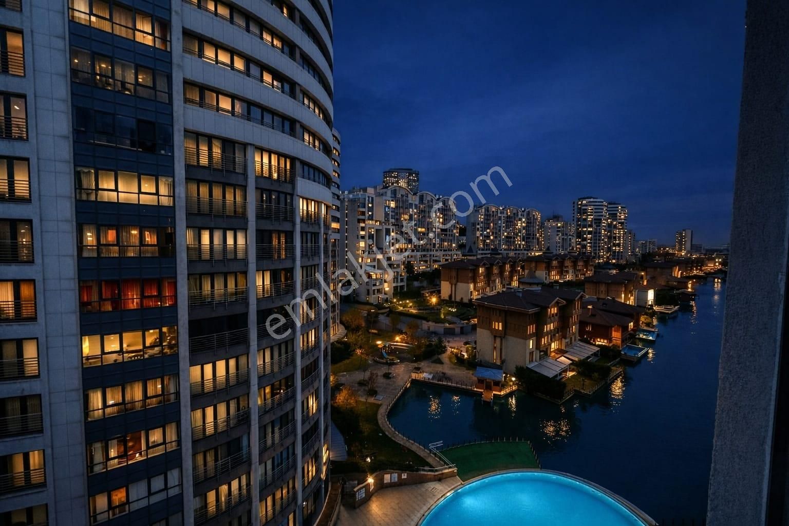 Bosphorus City'de Manzaralı Hemen Teslim Fırsat 2+1 Daire