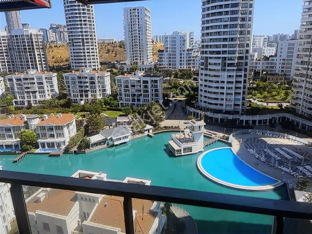 İstanbul Sarayları Satılık Jakuzili Manzaralı 4+1 Boş Daire