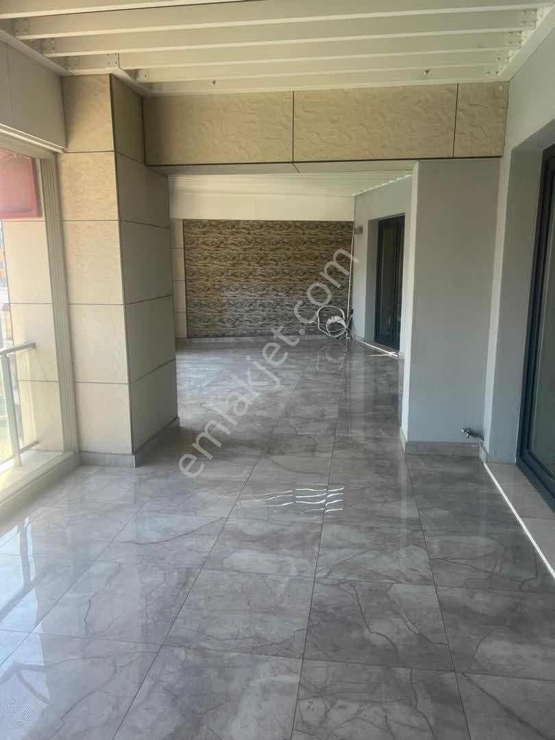 İstanbul Sarayları Satılık Jakuzili Manzaralı 4+1 Boş Daire - Görsel 4