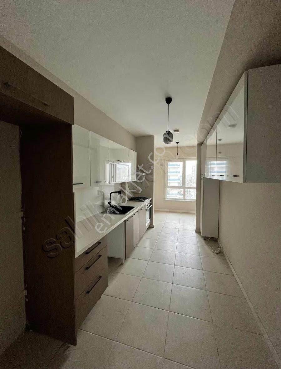 Esenyurt Hane Plus'ta 3+1 Balkonlu Ebeveyn Banyolu Kiralık Daire - Görsel 8