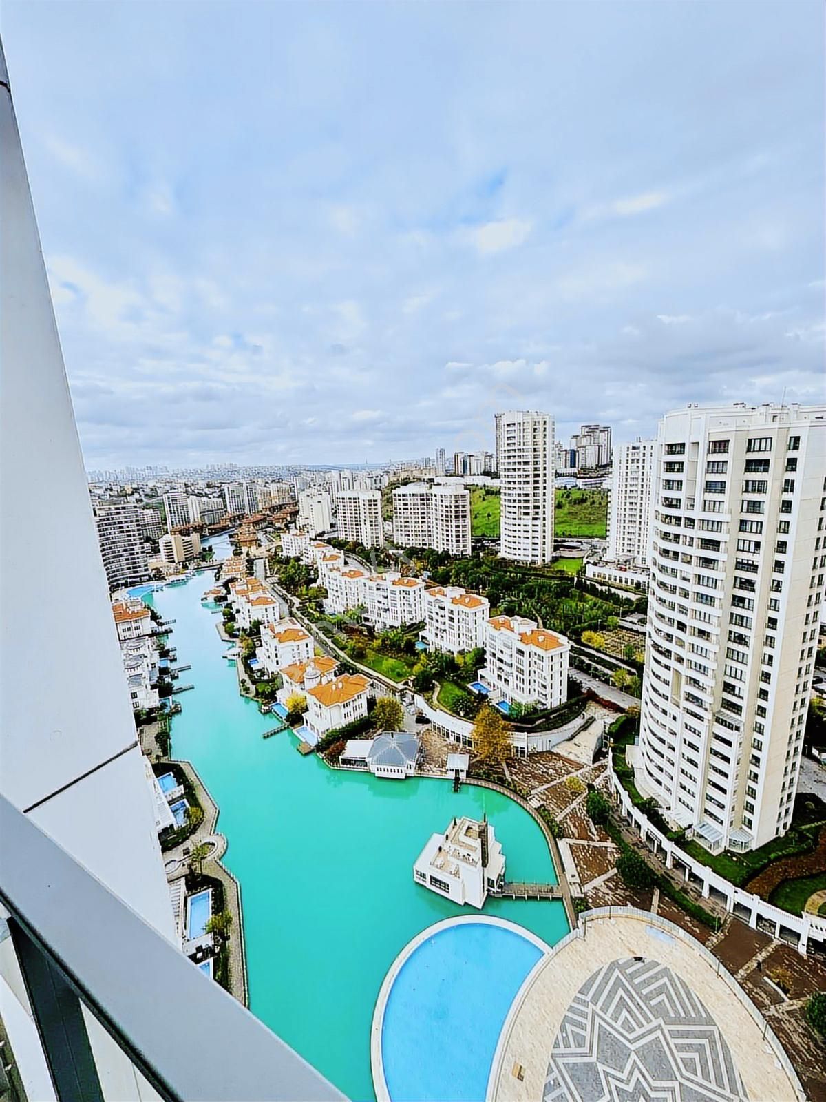 İstanbul Sarayları Kiralık 1+1 Boş Full Manzaralı