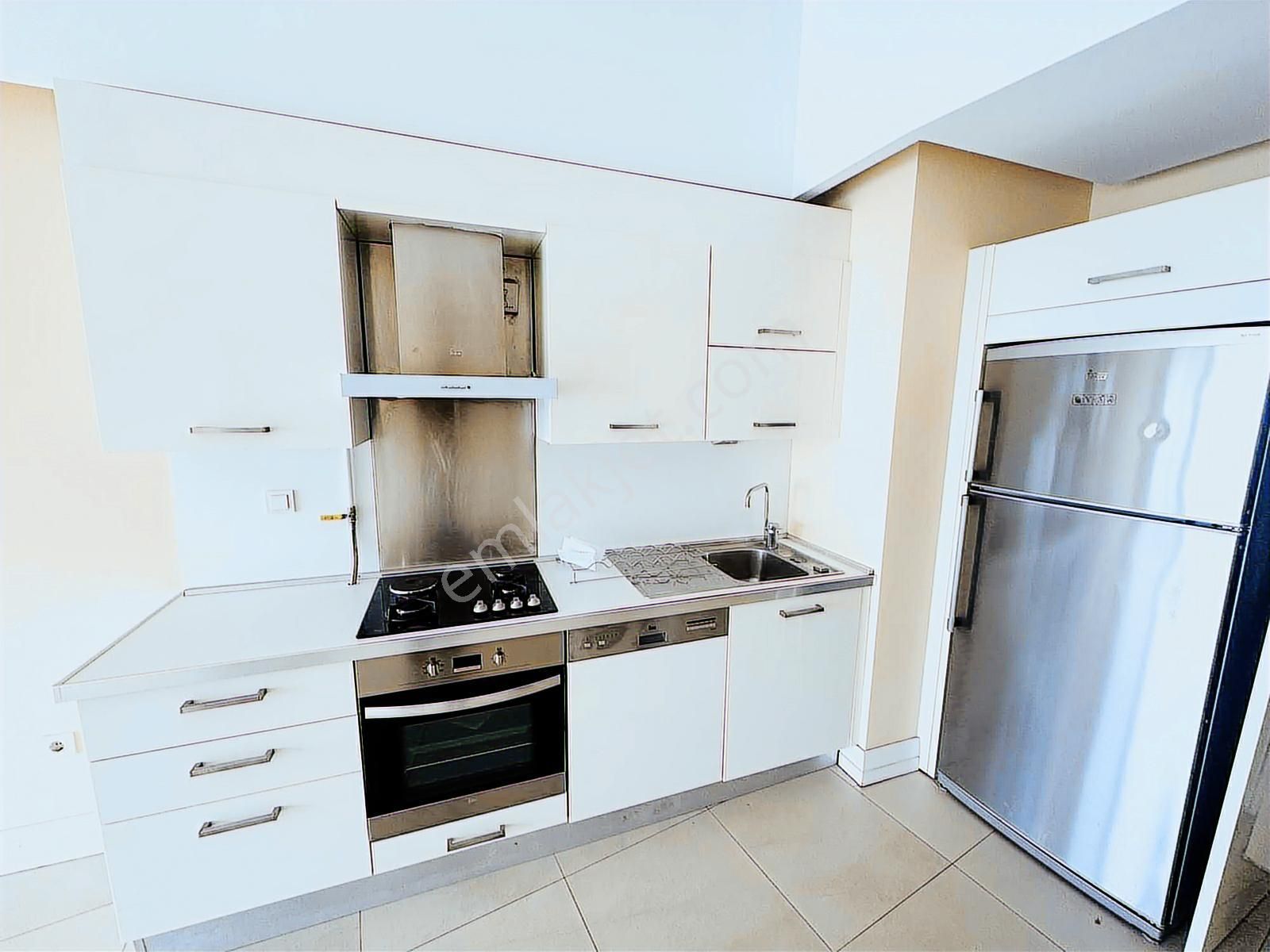 İstanbul Sarayları Kiralık 1+1 Boş Full Manzaralı - Görsel 6