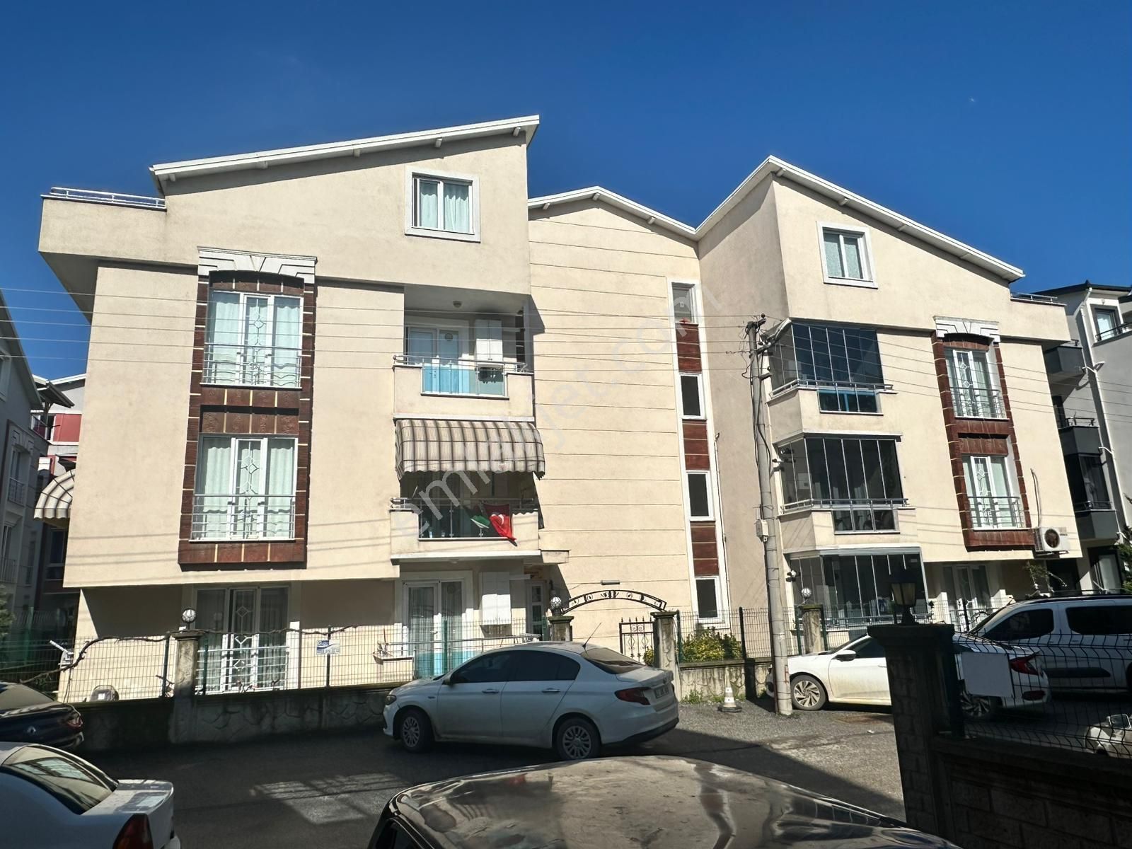 Remax Palas'tan Kartepe Ataevler Mah.3+1satılık Daire