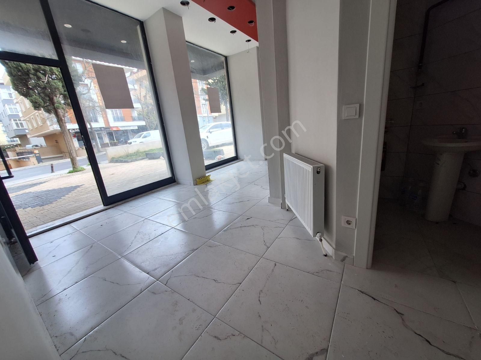 19 Mayıs Caddesi Üzerinde Prestijli Binada Satılık Dükkan - Görsel 10