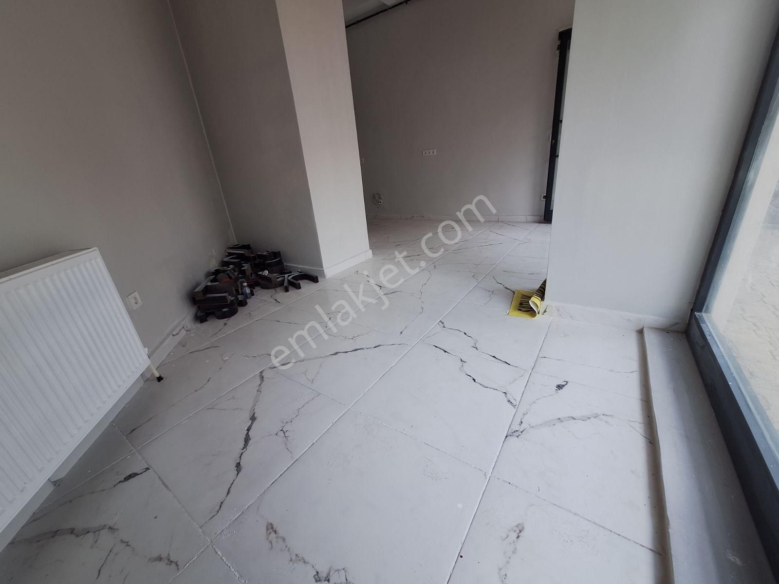 19 Mayıs Caddesi Üzerinde Prestijli Binada Satılık Dükkan - Görsel 12