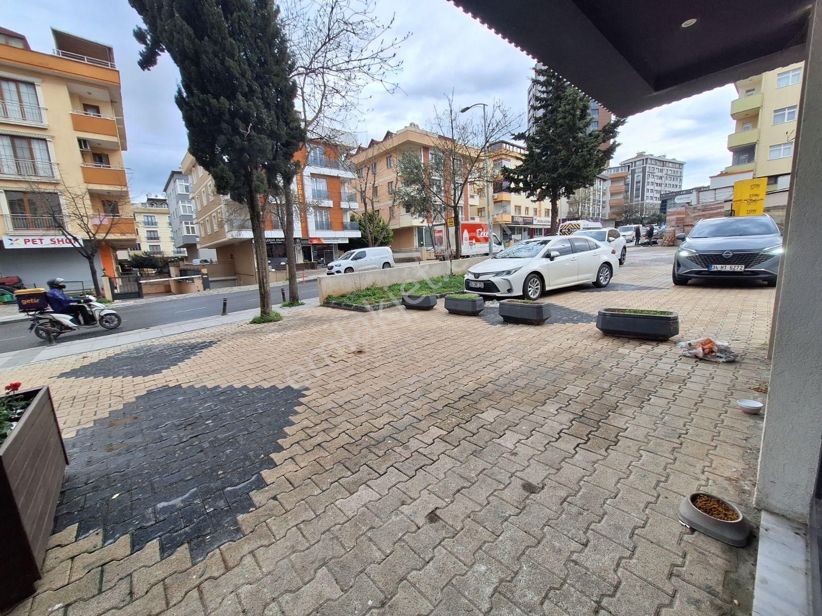 19 Mayıs Caddesi Üzerinde Prestijli Binada Satılık Dükkan - Görsel 14