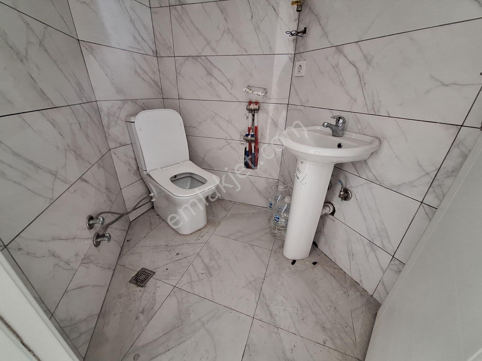19 Mayıs Caddesi Üzerinde Prestijli Binada Satılık Dükkan - Görsel 10