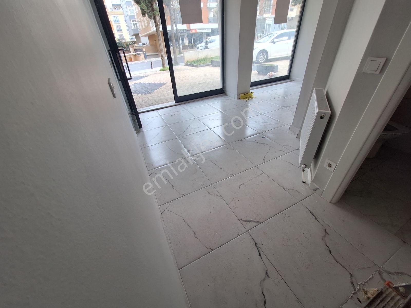 19 Mayıs Caddesi Üzerinde Prestijli Binada Satılık Dükkan - Görsel 8