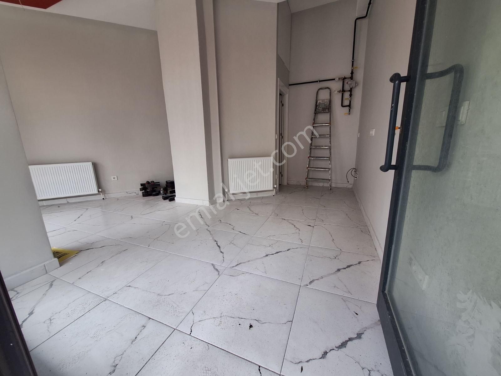 19 Mayıs Caddesi Üzerinde Prestijli Binada Satılık Dükkan - Görsel 15