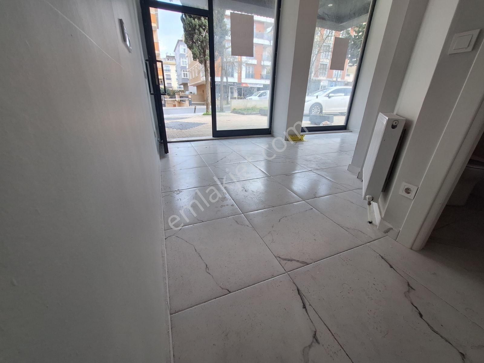 19 Mayıs Caddesi Üzerinde Prestijli Binada Satılık Dükkan - Görsel 2