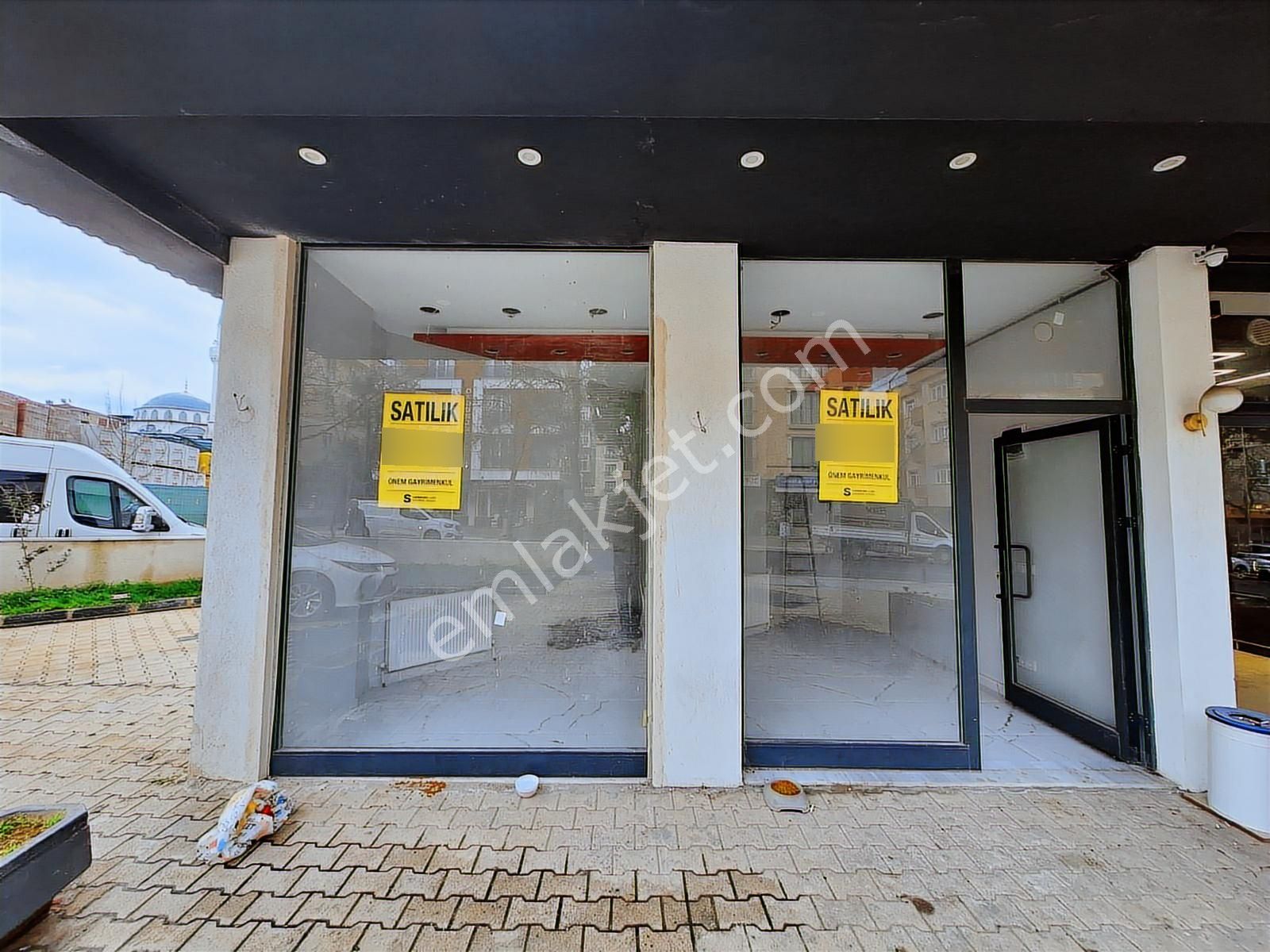 19 Mayıs Caddesi Üzerinde Prestijli Binada Satılık Dükkan