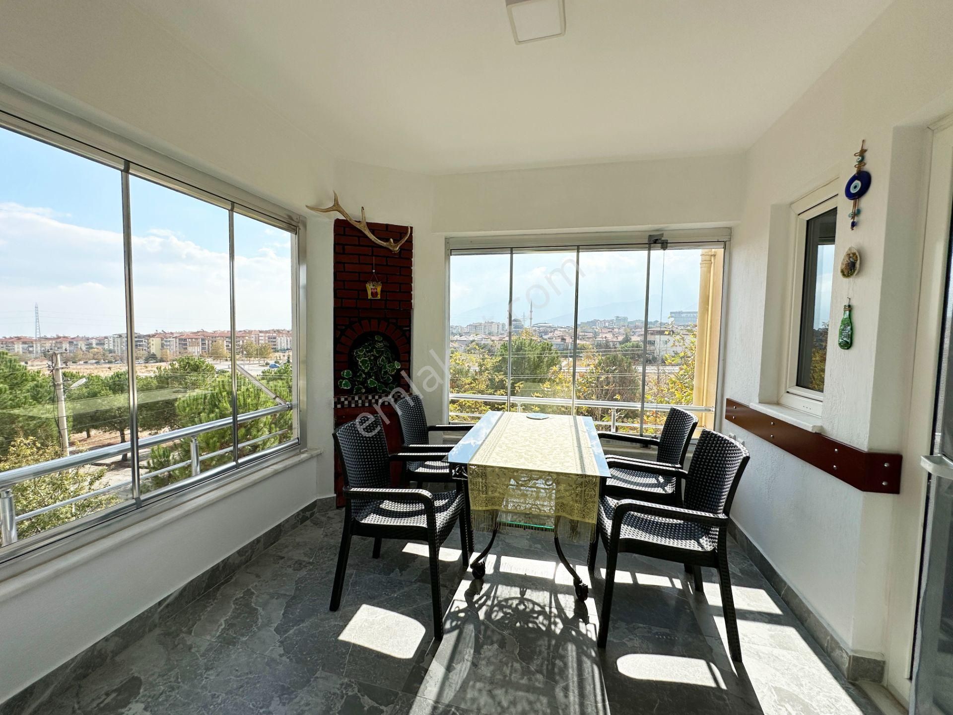 Selçukbey'de Sitede Kiracılı Eşyalı 3+1 Ebeveyn Banyolu Arakat Daire - Görsel 12