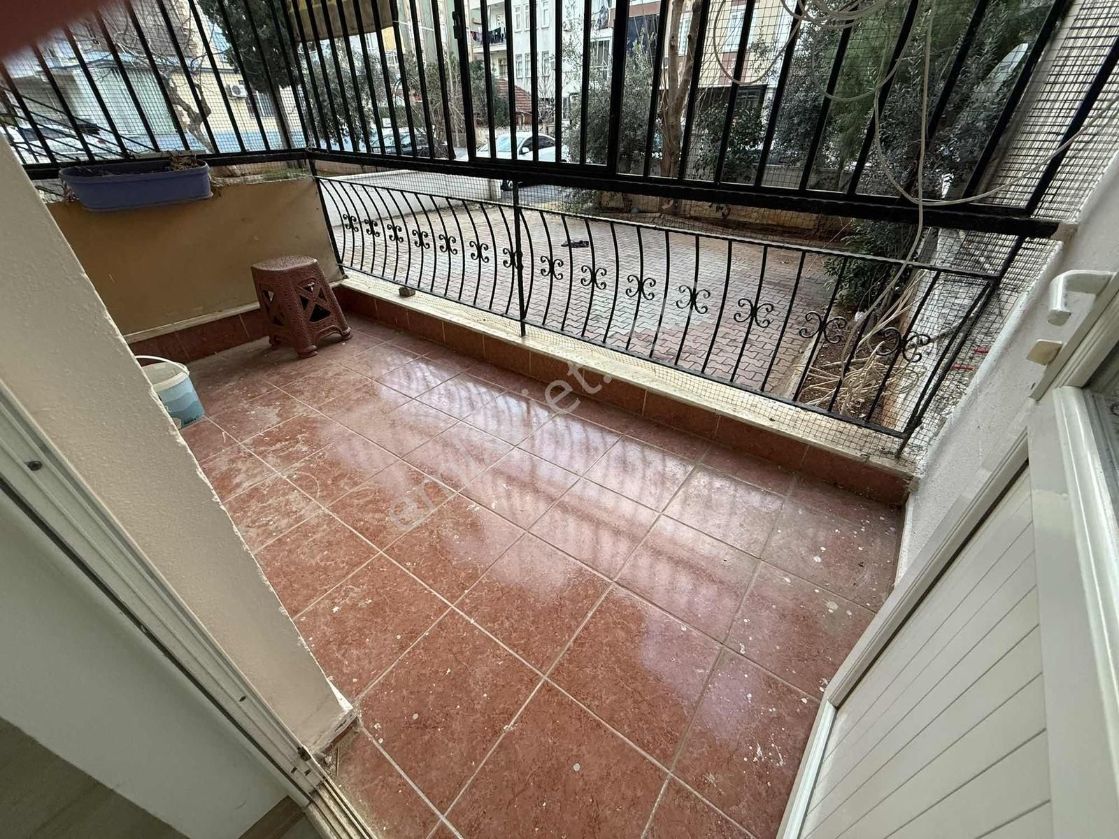 Gündoğdu Tramvaya Çok Yakın Kiralık Bakımlı 1+1 Yüksek Giriş - Görsel 3