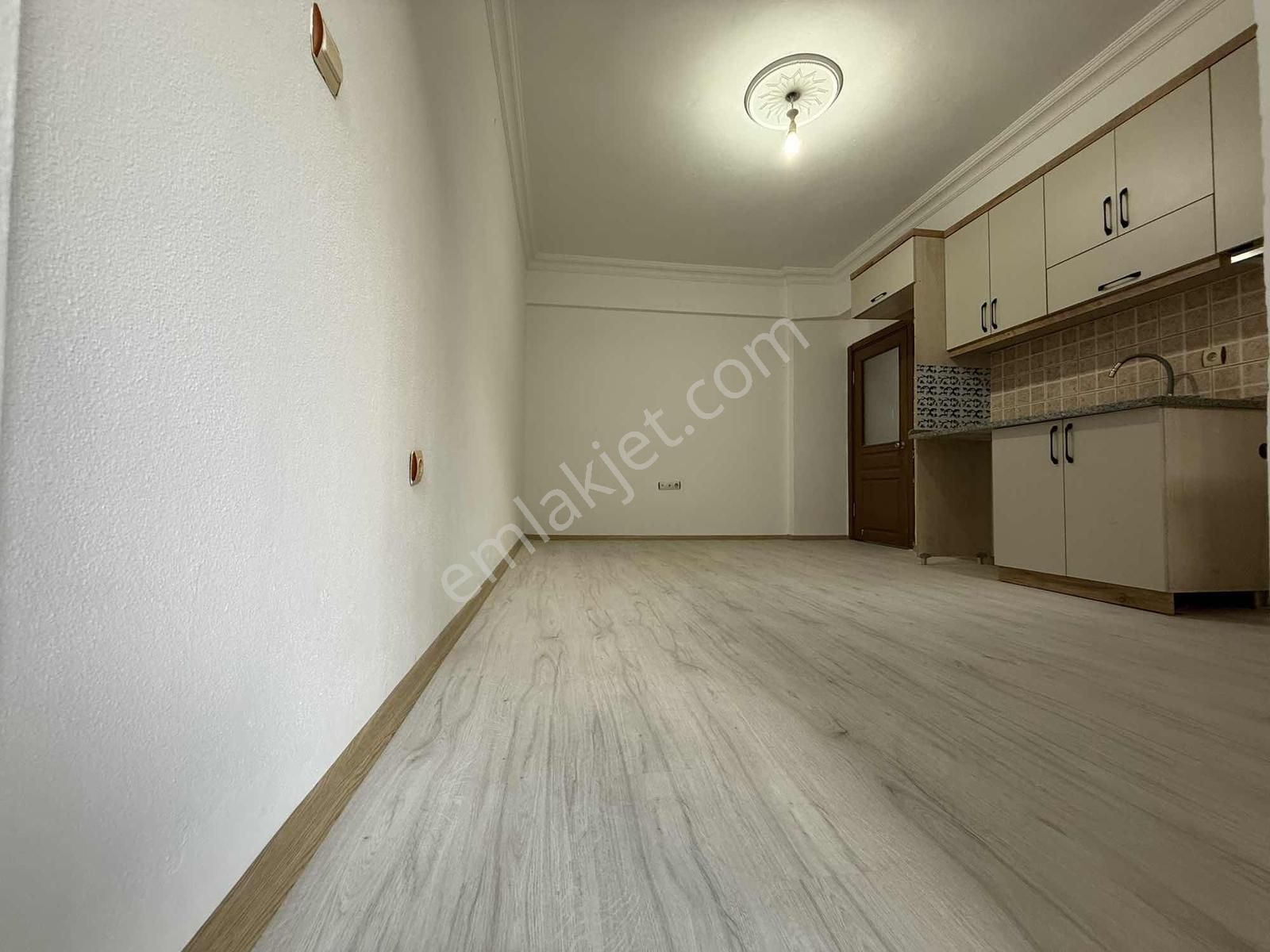 Gündoğdu Tramvaya Çok Yakın Kiralık Bakımlı 1+1 Yüksek Giriş - Görsel 2