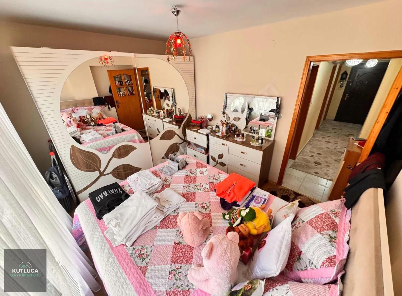 Ayvalıda Özlem Caddesi Üzernde Ön Cephe Ferah 2+1 95 M² 2. Kat! - Görsel 29
