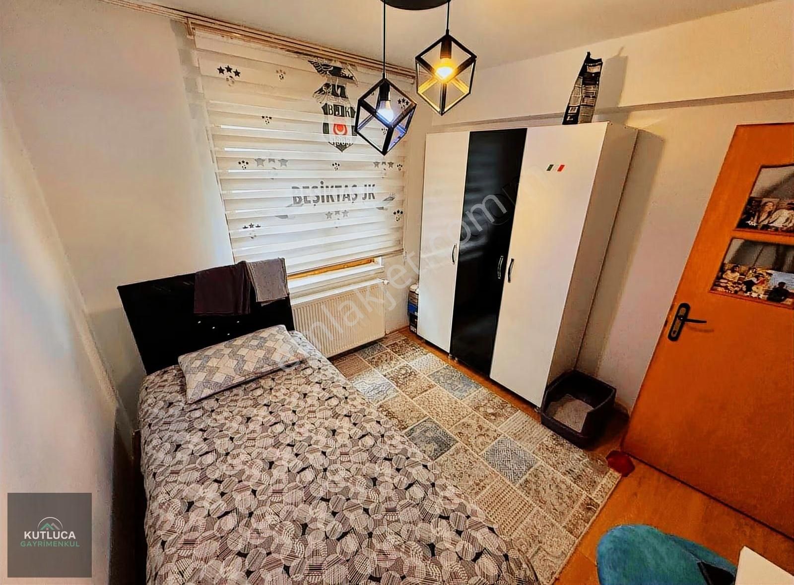 Ayvalıda Özlem Caddesi Üzernde Ön Cephe Ferah 2+1 95 M² 2. Kat! - Görsel 16