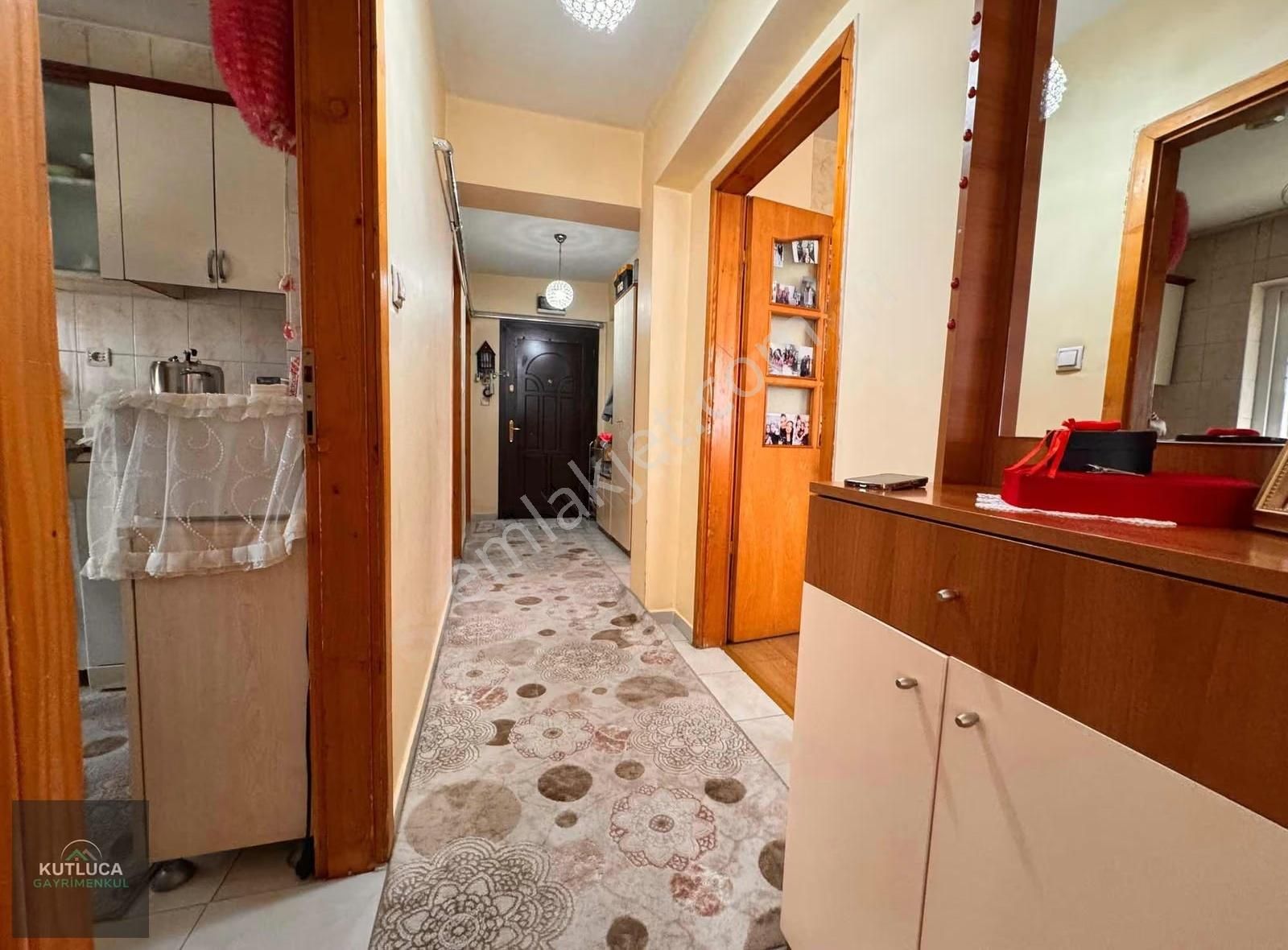 Ayvalıda Özlem Caddesi Üzernde Ön Cephe Ferah 2+1 95 M² 2. Kat! - Görsel 25