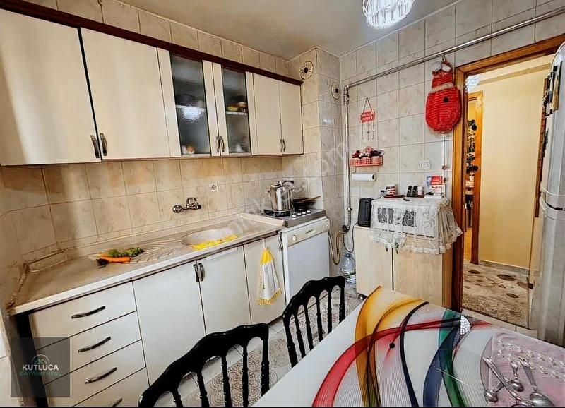 Ayvalıda Özlem Caddesi Üzernde Ön Cephe Ferah 2+1 95 M² 2. Kat! - Görsel 11