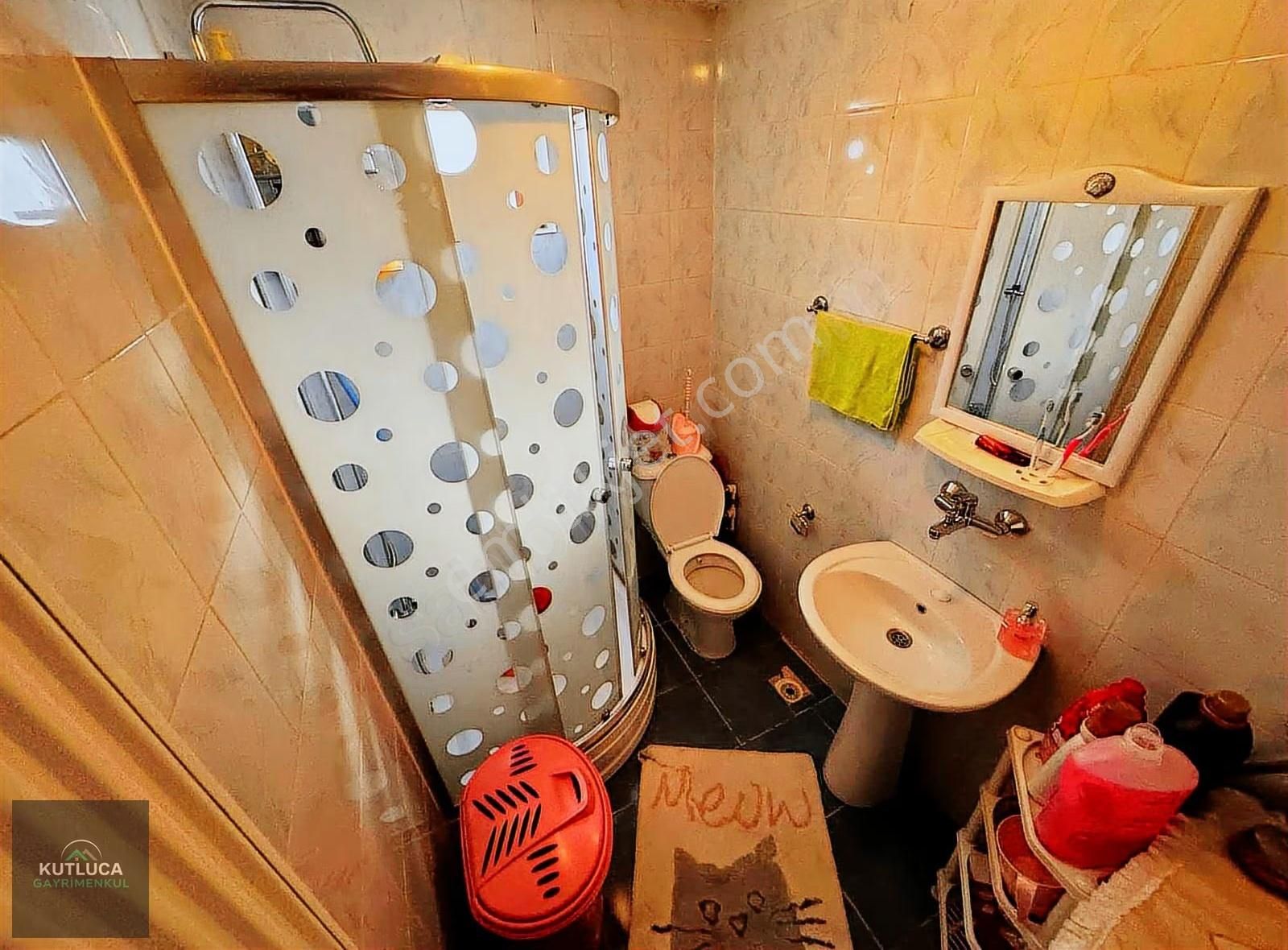 Ayvalıda Özlem Caddesi Üzernde Ön Cephe Ferah 2+1 95 M² 2. Kat! - Görsel 17