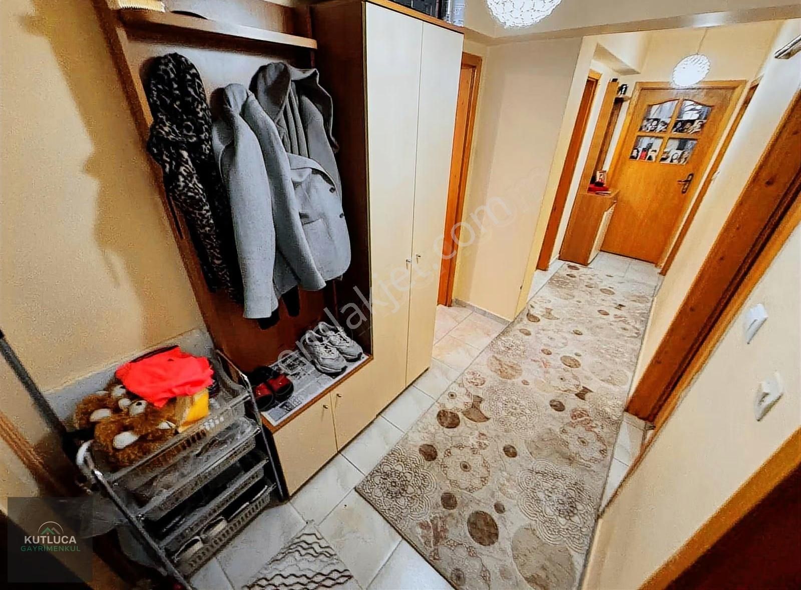 Ayvalıda Özlem Caddesi Üzernde Ön Cephe Ferah 2+1 95 M² 2. Kat! - Görsel 21