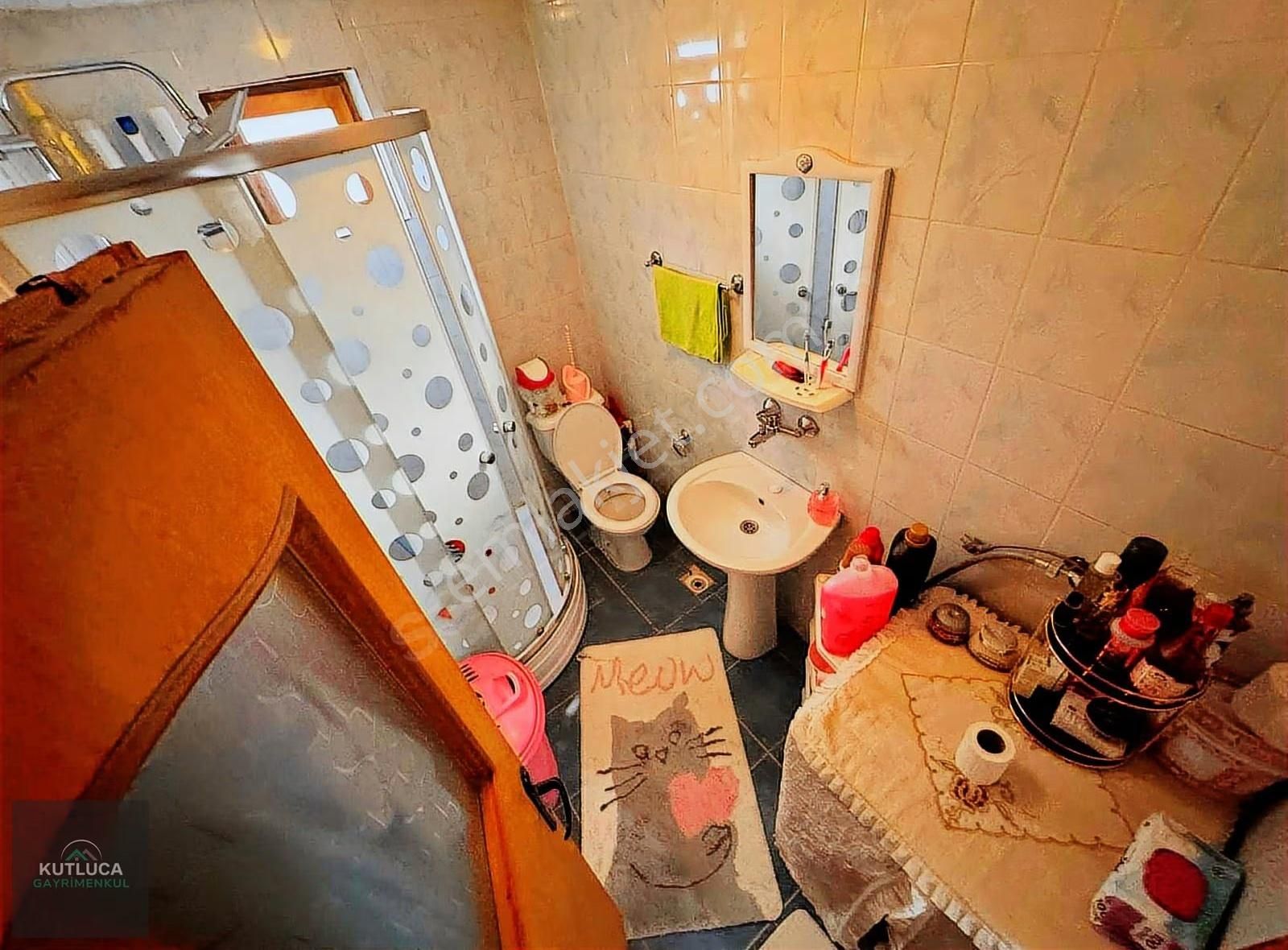 Ayvalıda Özlem Caddesi Üzernde Ön Cephe Ferah 2+1 95 M² 2. Kat! - Görsel 22